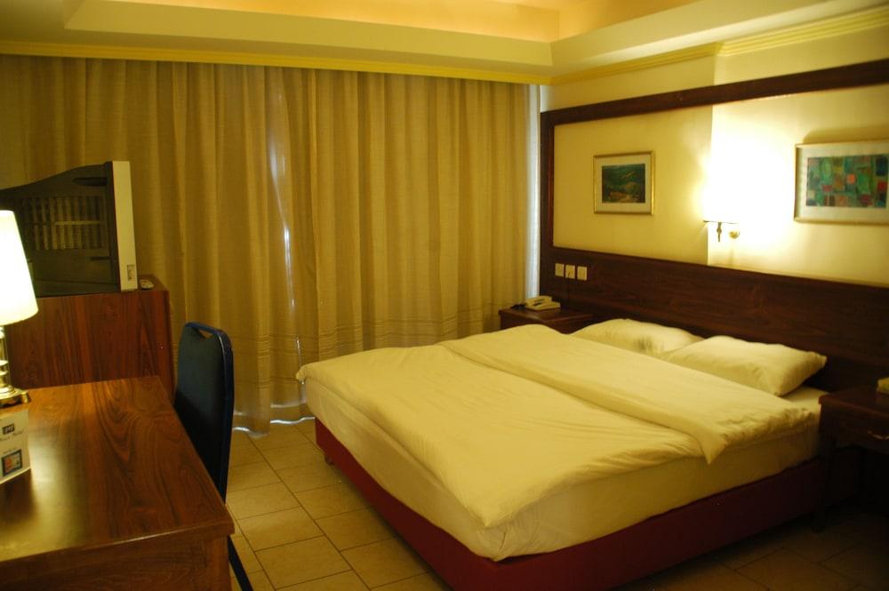 Mina Hotel